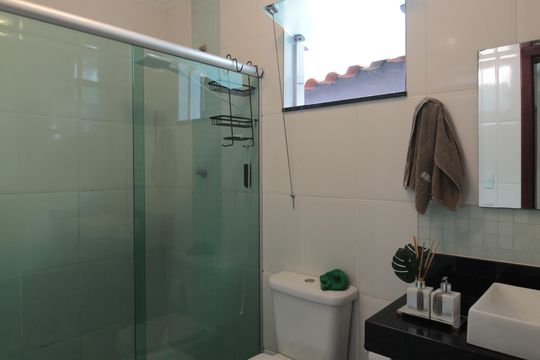 Banheiro da Suite 1 de casa à venda com 4 quartos, 216m² em Jardim Leblon, Belo Horizonte