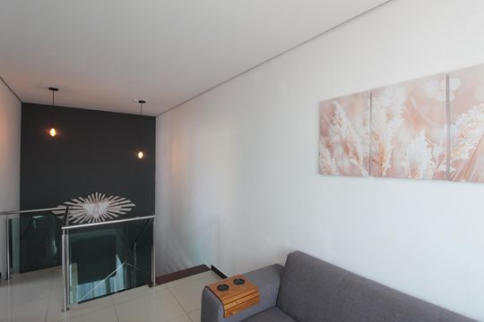 Sala de TV de casa para alugar com 4 quartos, 216m² em Jardim Leblon, Belo Horizonte