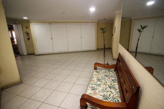 Área comum - Hall de entrada de apartamento para alugar com 3 quartos, 75m² em Santo Antônio, Porto Alegre