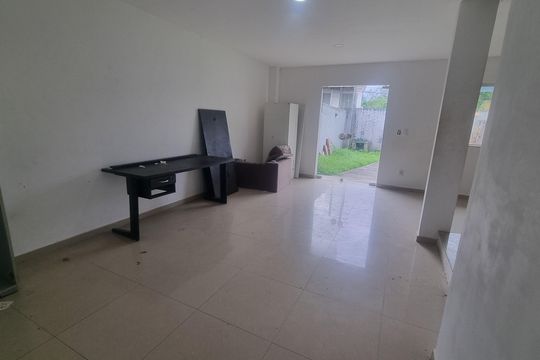 Sala de casa de condomínio à venda com 4 quartos, 300m² em Vargem Grande, Rio de Janeiro