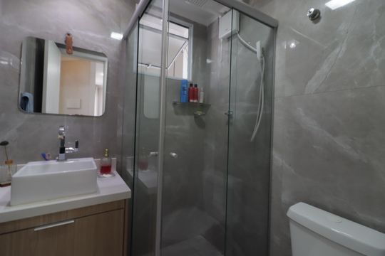 Banheiro de apartamento à venda com 2 quartos, 52m² em Padroeira, Osasco