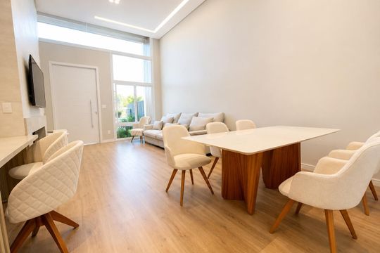 Sala de casa de condomínio para alugar com 3 quartos, 130m² em Neópolis, Gravataí