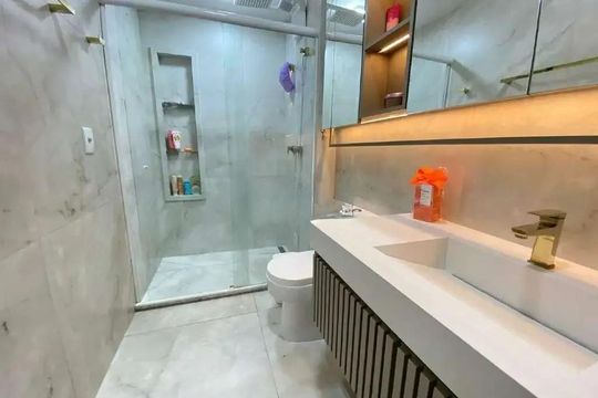 Banheiro 2 de casa de condomínio para alugar com 3 quartos, 130m² em Neópolis, Gravataí