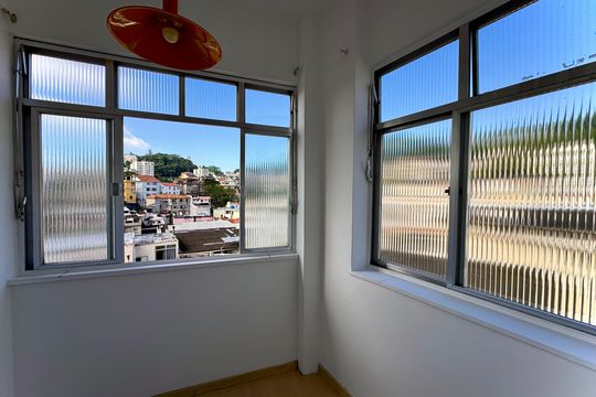 Apartamento à venda com 2 quartos, 71m² em Santa Teresa, Rio de Janeiro