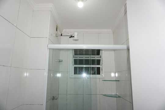 Banheiro de casa para alugar com 1 quarto, 32m² em Jardim Santa Tereza Novo, Embu das Artes