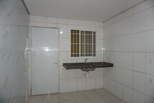 Casa para alugar com 1 quarto, 32m² em Jardim Santa Tereza Novo, Embu das Artes