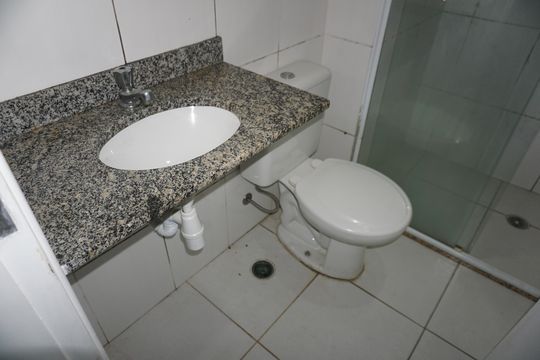 Banheiro de casa para alugar com 1 quarto, 32m² em Jardim Santa Tereza Novo, Embu das Artes