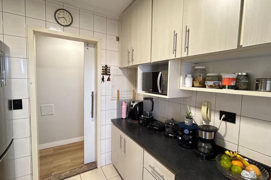 Cozinha de apartamento à venda com 2 quartos, 52m² em Vila Augusta, Guarulhos
