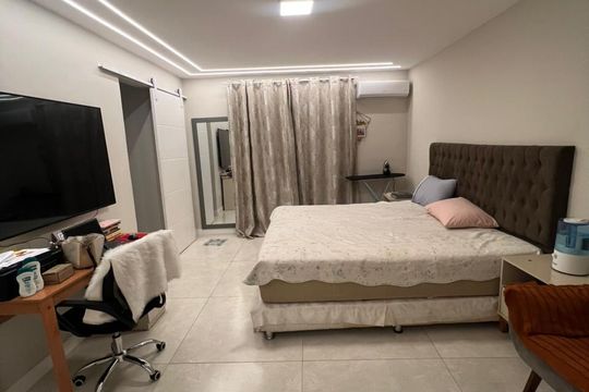 Quarto de casa para alugar com 3 quartos, 200m² em Inhoaíba, Rio de Janeiro