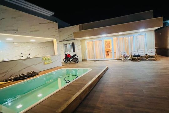 Área externa de casa para alugar com 3 quartos, 200m² em Inhoaíba, Rio de Janeiro