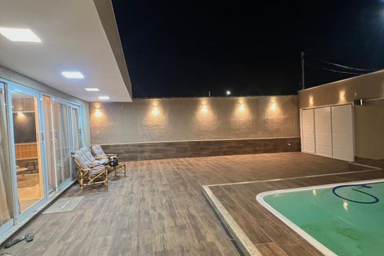 Área externa de casa para alugar com 3 quartos, 200m² em Inhoaíba, Rio de Janeiro