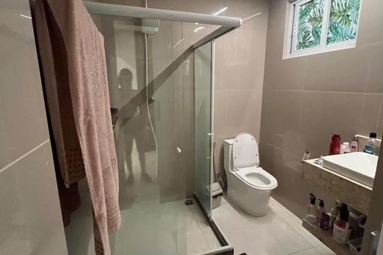 Banheiro de casa para alugar com 3 quartos, 200m² em Inhoaíba, Rio de Janeiro