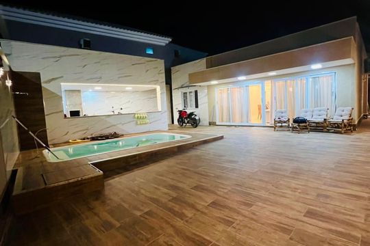 Área externa de casa para alugar com 3 quartos, 200m² em Inhoaíba, Rio de Janeiro