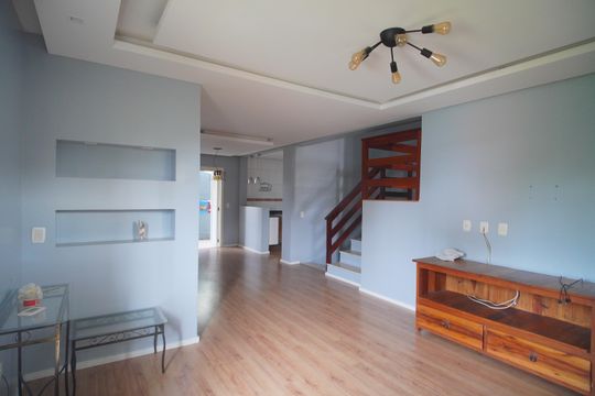 Sala de casa à venda com 3 quartos, 120m² em Feitoria Seller, São Leopoldo
