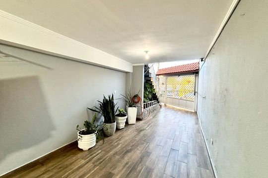 Garagem de casa à venda com 4 quartos, 180m² em Cidade Patriarca, São Paulo