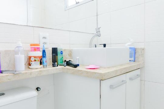 Banheiro de apartamento à venda com 2 quartos, 47m² em Ponte Grande, Guarulhos