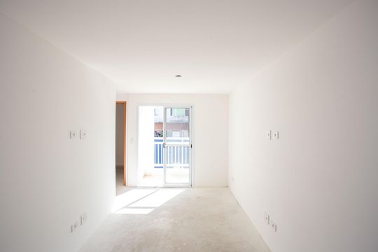 Sala de apartamento à venda com 2 quartos, 51m² em Vila Maria Leonor, Diadema
