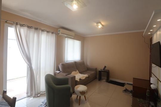 Sala de casa de condomínio para alugar com 2 quartos, 111m² em Olaria, Canoas