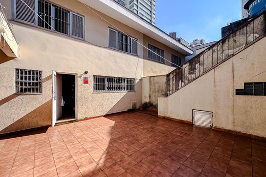 Área externa de casa à venda com 3 quartos, 235m² em Vila Regente Feijó, São Paulo