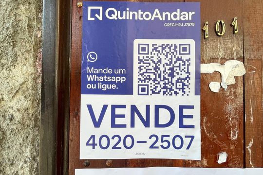 Plaquinha de casa à venda com 2 quartos, 118m² em Grajaú, Rio de Janeiro