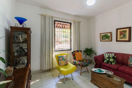 Sala de casa à venda com 2 quartos, 118m² em Grajaú, Rio de Janeiro