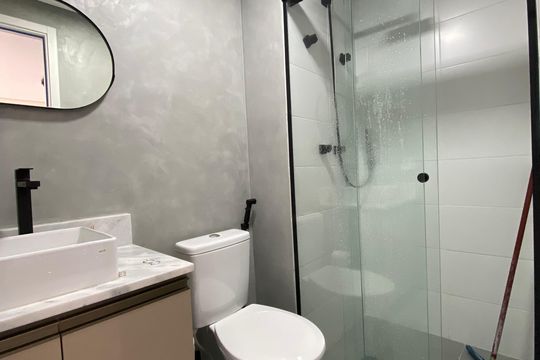 Banheiro de apartamento para alugar com 1 quarto, 26m² em Vila Sonia, São Paulo
