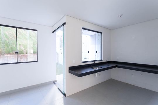 Cozinha de casa à venda com 3 quartos, 100m² em Manacás, Belo Horizonte