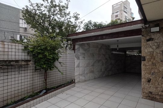 Garagem de casa para alugar com 3 quartos, 120m² em Aparecida, Santos