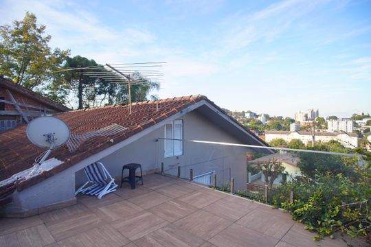 Área externa de casa à venda com 3 quartos, 180m² em Vila Nova, Novo Hamburgo