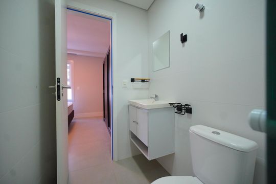 Banheiro Social de kitnet/studio para alugar com 1 quarto, 31m² em Trindade, Florianópolis