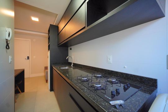 Cozinha de kitnet/studio para alugar com 1 quarto, 31m² em Trindade, Florianópolis