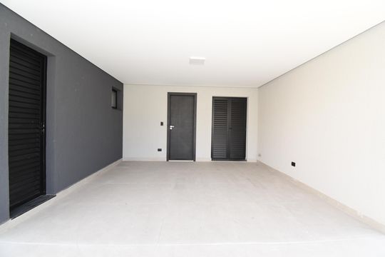 Garagem de casa de condomínio à venda com 3 quartos, 250m² em Santa Cândida, Curitiba