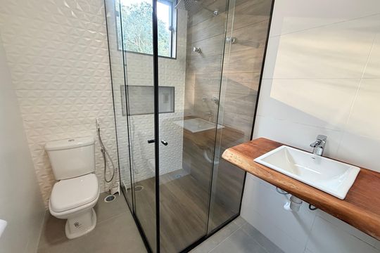 Banheiro social de casa de condomínio para alugar com 7 quartos, 495m² em Aeroporto, Juiz de Fora