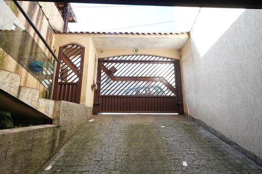 Garagem de casa à venda com 3 quartos, 125m² em Jardim Las Vegas, Santo André