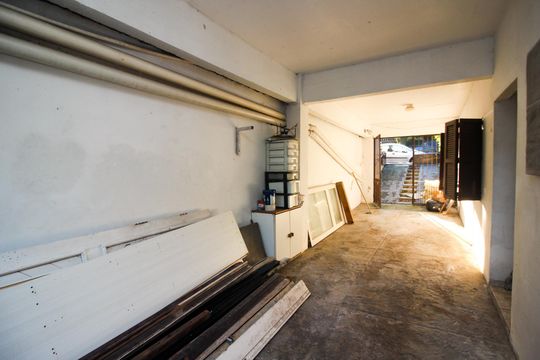 Garagem de casa à venda com 2 quartos, 160m² em Teresópolis, Porto Alegre