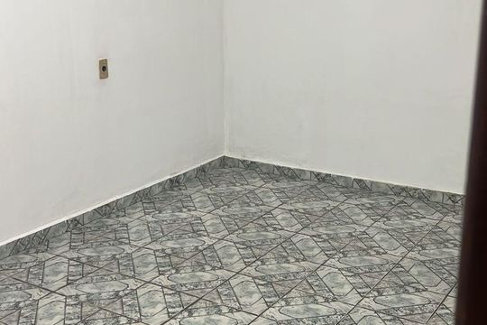 Quarto de casa para alugar com 2 quartos, 65m² em Vila Zat, São Paulo