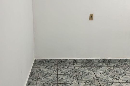 Quarto de casa para alugar com 2 quartos, 65m² em Vila Zat, São Paulo