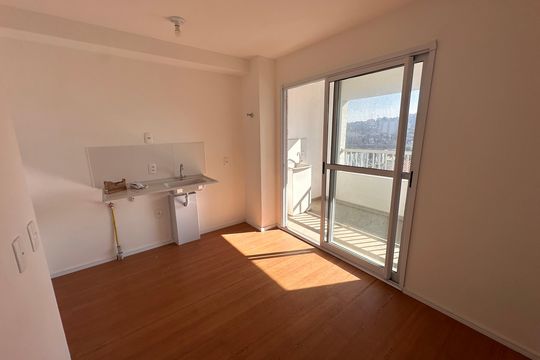 Sala/Cozinha de apartamento para alugar com 2 quartos, 37m² em Vila das Belezas, São Paulo