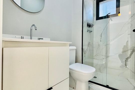 Banheiro Social de apartamento para alugar com 2 quartos, 64m² em Alphaville Empresarial, Barueri