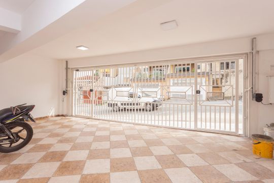Garagem de casa para alugar com 3 quartos, 316m² em Jardim Palmares (zona Sul), São Paulo