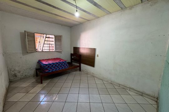 Quarto 1 anexo 1 de casa à venda com 6 quartos, 225m² em Q 1, Brasília