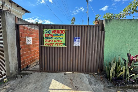 Fachada de casa à venda com 6 quartos, 225m² em Q 1, Brasília