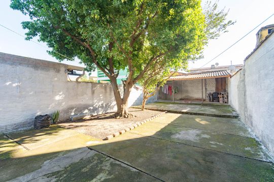 Casa à venda com 2 quartos, 50m² em Harmonia, Canoas