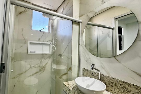 Banheiro social de apartamento para alugar com 1 quarto, 32m² em Estoril, Belo Horizonte