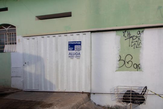 Plaquinha Instalada de casa para alugar com 2 quartos, 59m² em Fernão Dias, Belo Horizonte