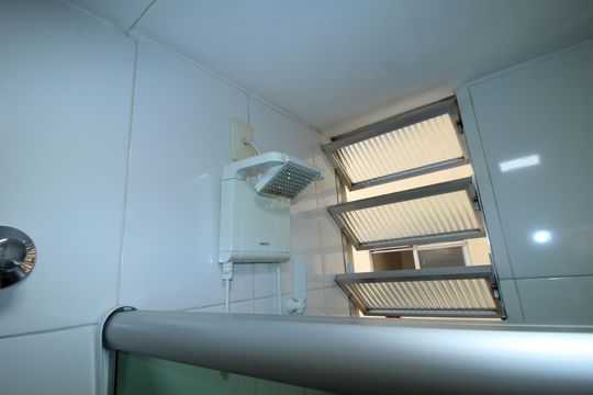 Banheiro de apartamento à venda com 3 quartos, 64m² em Penha, Rio de Janeiro