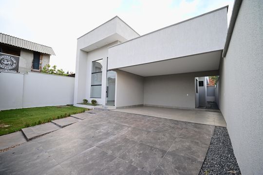 Casa à venda com 3 quartos, 170m² em Garavelo, Goiânia