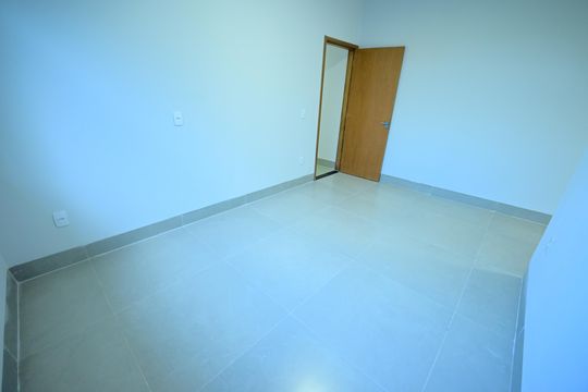 Casa à venda com 3 quartos, 170m² em Garavelo, Goiânia