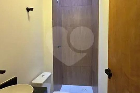 Casa à venda com 3 quartos, 100m² em Vila Gumercindo, São Paulo