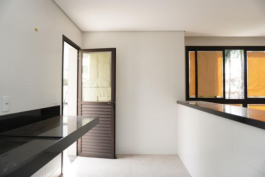 Cozinha de apartamento à venda com 3 quartos, 170m² em Prado, Belo Horizonte